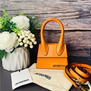 Jacquemus MINI Le Chiquito Authentic w Tags. “Meet Autumn”—Easy, breezy & Fab!